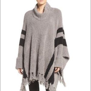 BAREFOOT DREAMS cozy chic poncho